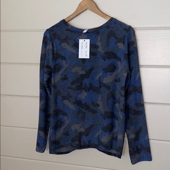 CG Sport Cozy Twist Front Camo Pullover Sweater - Picture 6 of 6